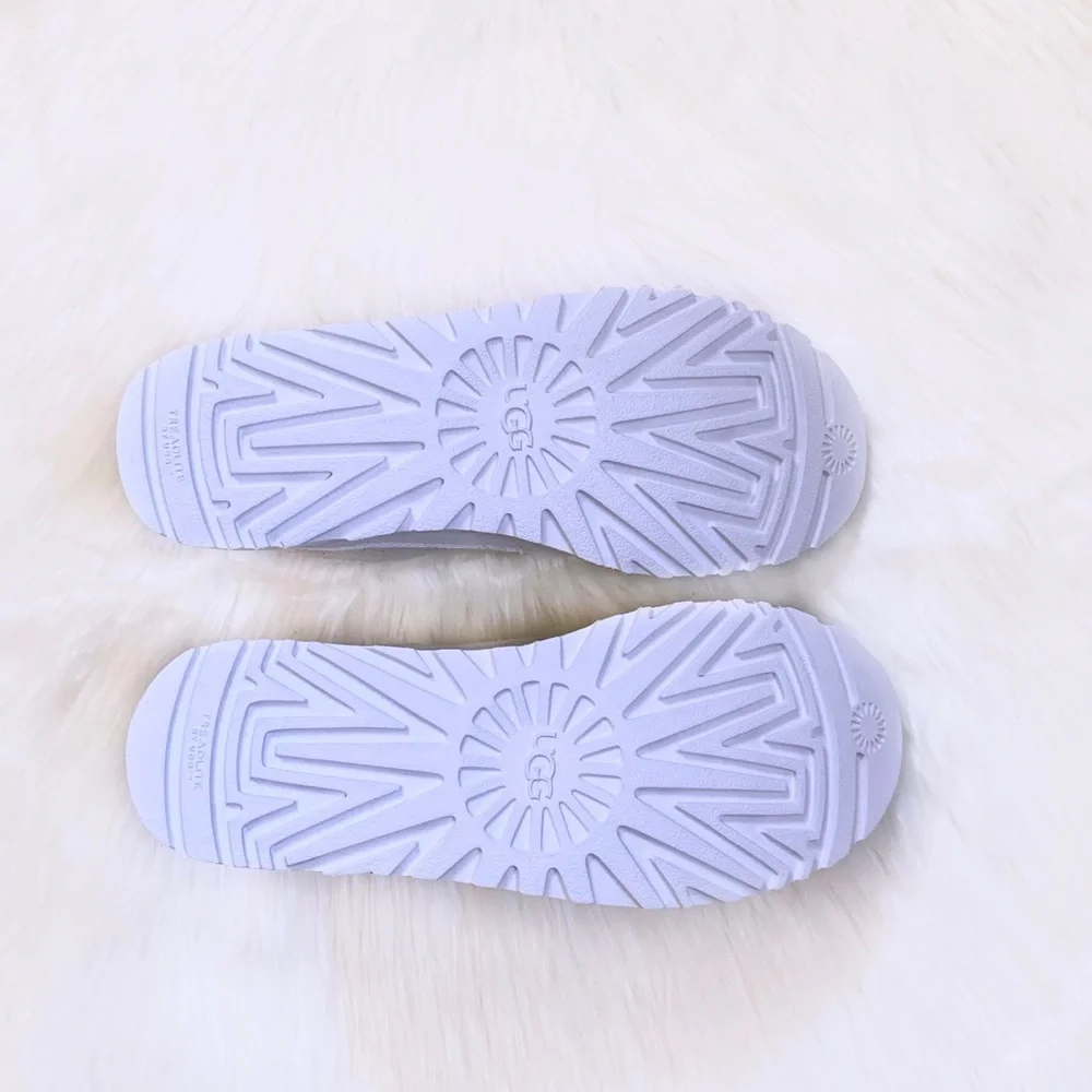UGG Women’s Highland Sneakers In White - Picture 8 of 9